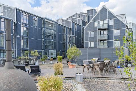 Three Mill Lane, London E3 2 bed flat for sale