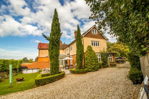 South Lodge, The Avenue, Swindon, SN6 3 bed semi