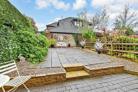 Old Orchard Lane, West Malling ME19 3 bed terraced house for sale