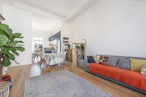 Belsize Mews, London 3 bed apartment for sale