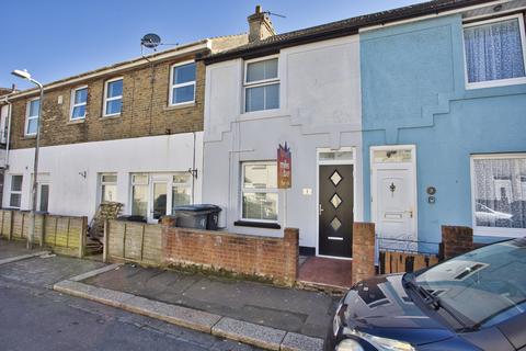 Wyndham Road, Dover, CT17 2 bed terraced house for sale