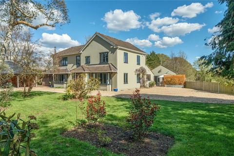 Farnham Road, Sleaford, Hampshire, GU35 5 bed detached house for sale