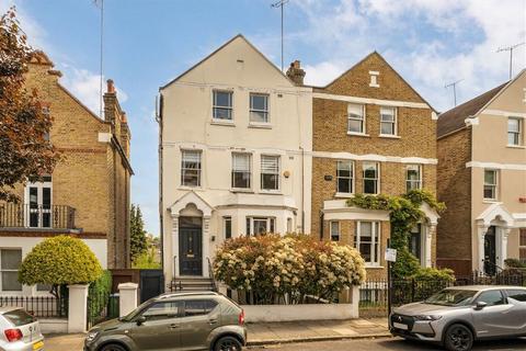 Mycenae Road, London SE3 2 bed flat for sale
