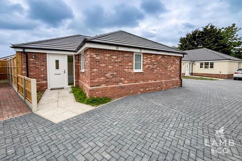 Castle Way, St. Osyth CO16 3 bed detached bungalow for sale
