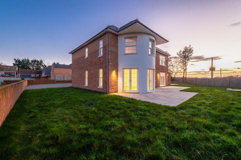 House 104 Worth Farm, Little Horsted... 4 bed detached house for sale