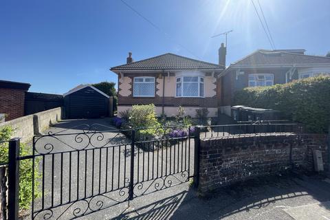 Acton Road, BOURNEMOUTH, BH10 4 2 bed bungalow for sale