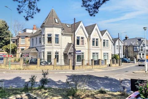 Bournemouth 2 bed flat for sale