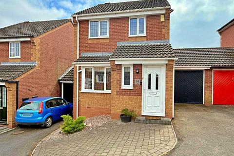 Somerset Close, Tamworth 3 bed link detached house for sale