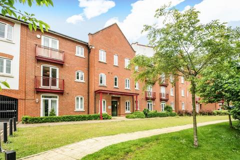 Aylesbury,  Buckinghamshire,  HP21 2 bed flat for sale