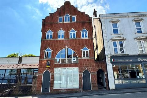 The Broadway, Crowborough 1 bed flat for sale