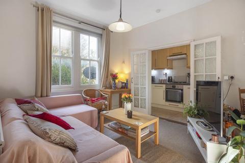 Aristotle Road, Clapham, London 3 bed flat for sale