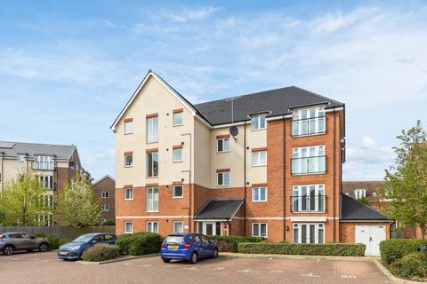 Lyndhurst House, Monarch Way, Shoreham 2 bed apartment for sale