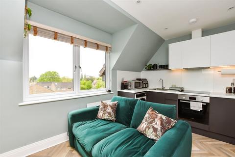 Cleeve Road, Leatherhead, Surrey 1 bed apartment for sale