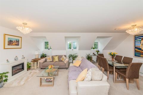 Mountbatten House, Hempstead Road... 1 bed apartment for sale