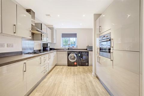 Florence Close, Warley, Essex, CM13 3 bed end of terrace house for sale