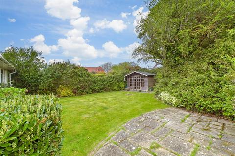 Pescotts Close, Chichester PO20 3 bed detached bungalow for sale