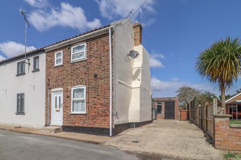 Church Road, Clenchwarton, King's... 3 bed semi