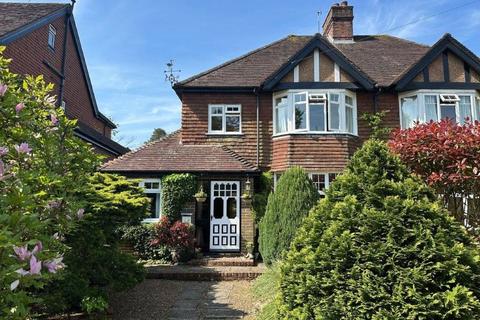 Durgates, Wadhurst, East Sussex, TN5 3 bed semi