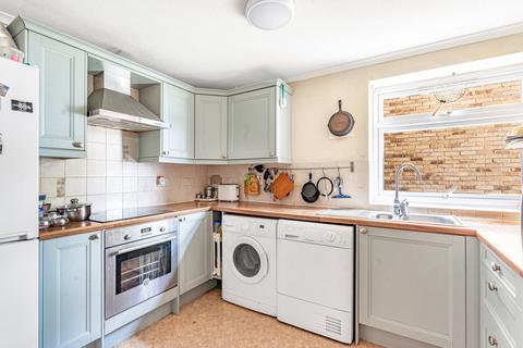 Greenlands Road, Staines