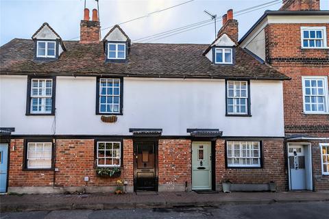 The Hythe, Surrey TW18 2 bed terraced house for sale
