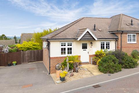 Adcock Road, Market Harborough LE16 2 bed semi