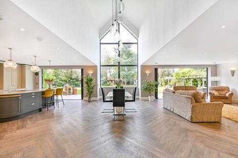 Clevehurst Close, Stoke Poges, SL2 5 bed detached house for sale