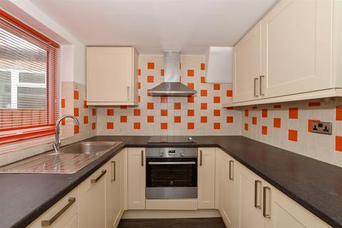 Birling Road, Snodland ME6 2 bed terraced house
