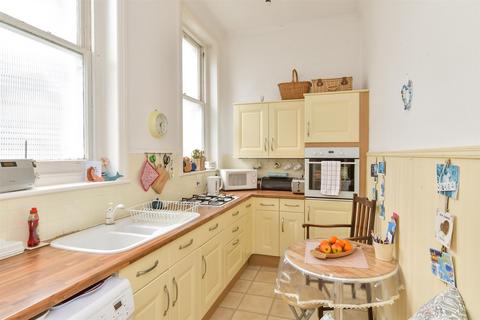Medina Villas, Hove, East Sussex 2 bed ground floor flat for sale