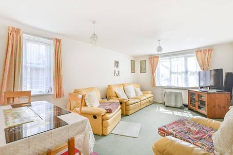 Crawford Avenue, Wembley, HA0 2 bed flat for sale