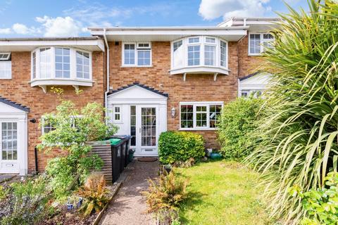 Leas Close, Chessington 3 bed terraced house for sale