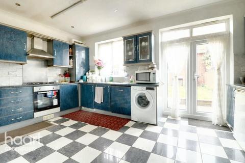 Westbury Avenue, Southall 5 bed terraced house for sale