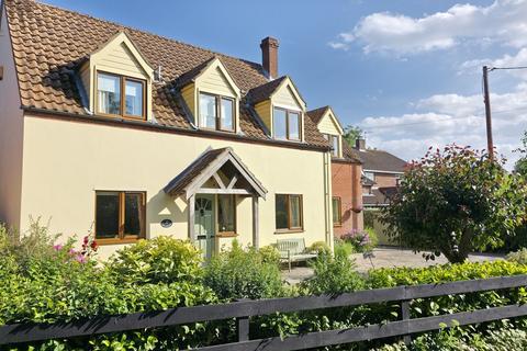 Black Street, Gisleham 4 bed detached house for sale
