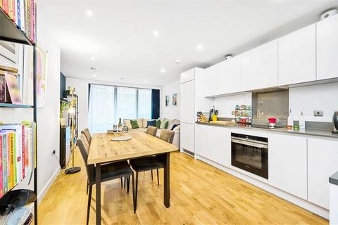 Hawthorne Crescent, London SE10 2 bed flat for sale
