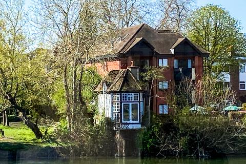 Guards Club Road, Maidenhead 1 bed detached house for sale