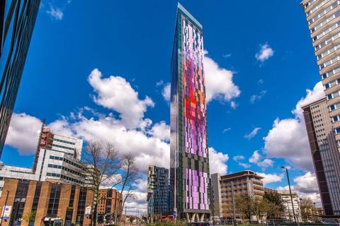 Pinnacle Apartments, East Croydon... 2 bed flat for sale