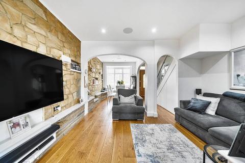 Titian Avenue, Bushey, WD23 2 bed terraced house for sale