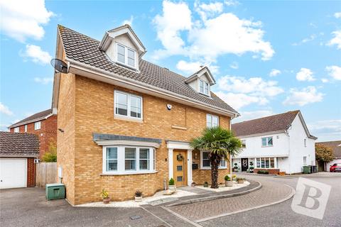 Nesbit Close, Wickford, Essex, SS12 4 bed detached house for sale