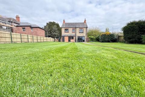 WALTHAM ROAD, SCARTHO, GRIMSBY 4 bed detached house for sale