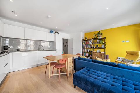 Victoria Park Borders, Hackney Wick... 3 bed flat for sale