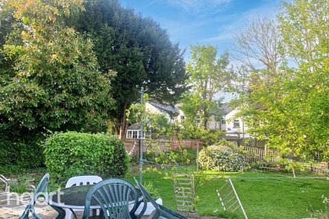 Kingsdown Avenue, South Croydon 6 bed semi