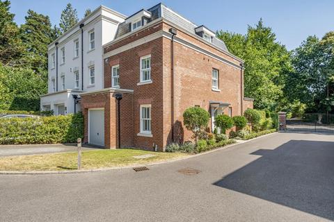 Woodhill Close, Chandler’s Ford 3 bed townhouse for sale