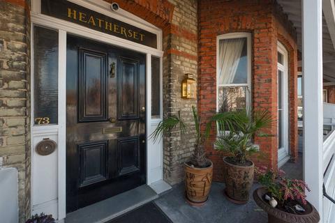 7 bedroom terraced house for sale