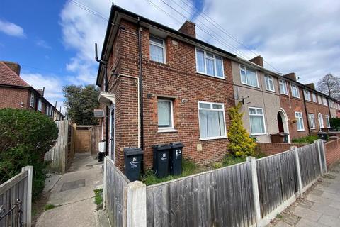 Hedgemans Road, Dagenham 1 bed maisonette for sale