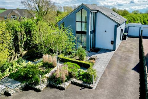 Low Road, Little Stukeley, Huntingdon. 4 bed detached house for sale