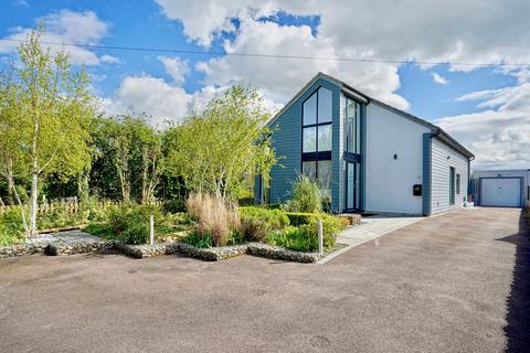 Low Road, Little Stukeley, Huntingdon. 4 bed detached house for sale