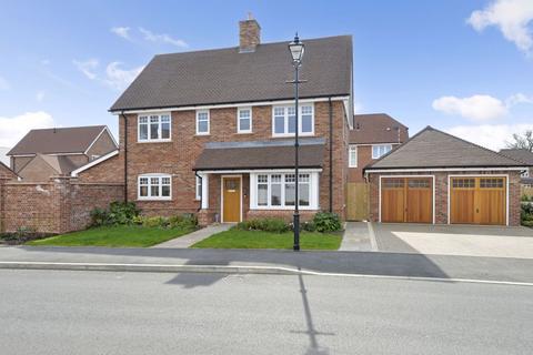 Lorimer Avenue, Cranleigh 4 bed detached house for sale