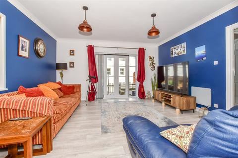 The Terrace Apartments, Hythe CT21 2 bed ground floor flat for sale