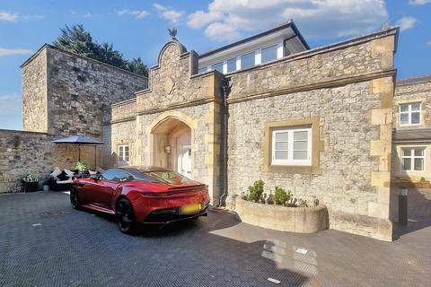 Preston Hall, Aylesford ME20 3 bed apartment for sale