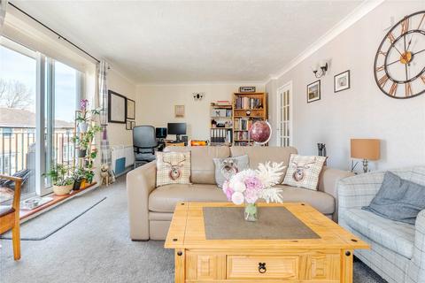 Staines Square, Dunstable LU6 2 bed apartment for sale