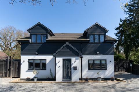 North Hall Road, Saffron Walden CB11 5 bed detached house for sale